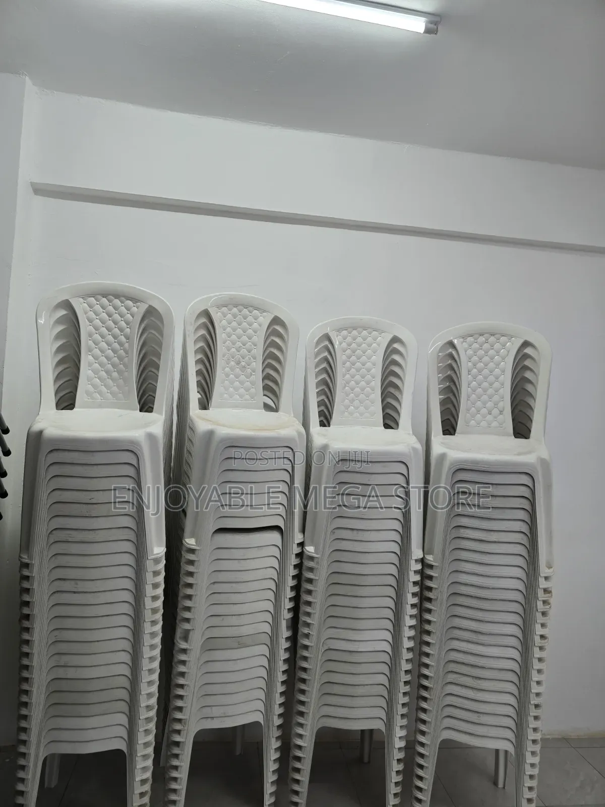 1Pcs Stackable Plastic Chairs Plastic Chairs