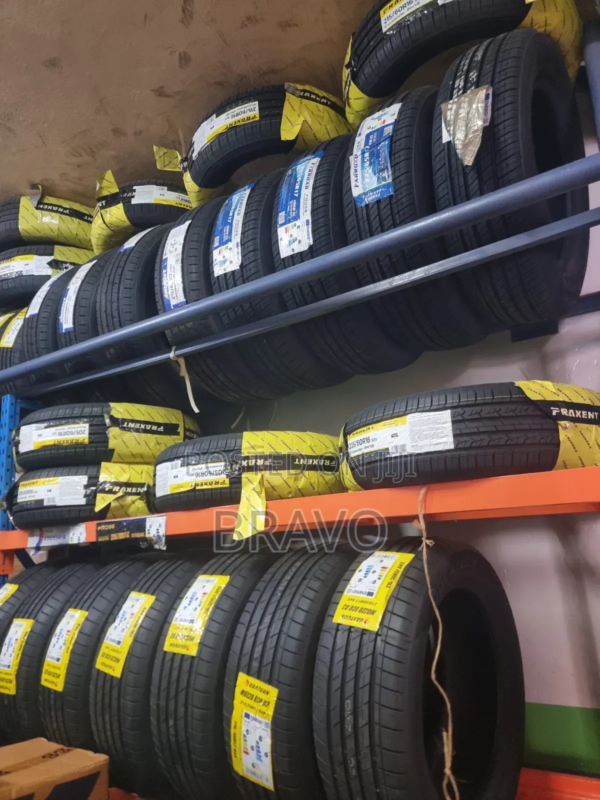 215/55r17 for Impreza, Noah