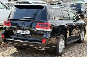 Toyota Land Cruiser 4.6 V8 ZX 2017 Black
