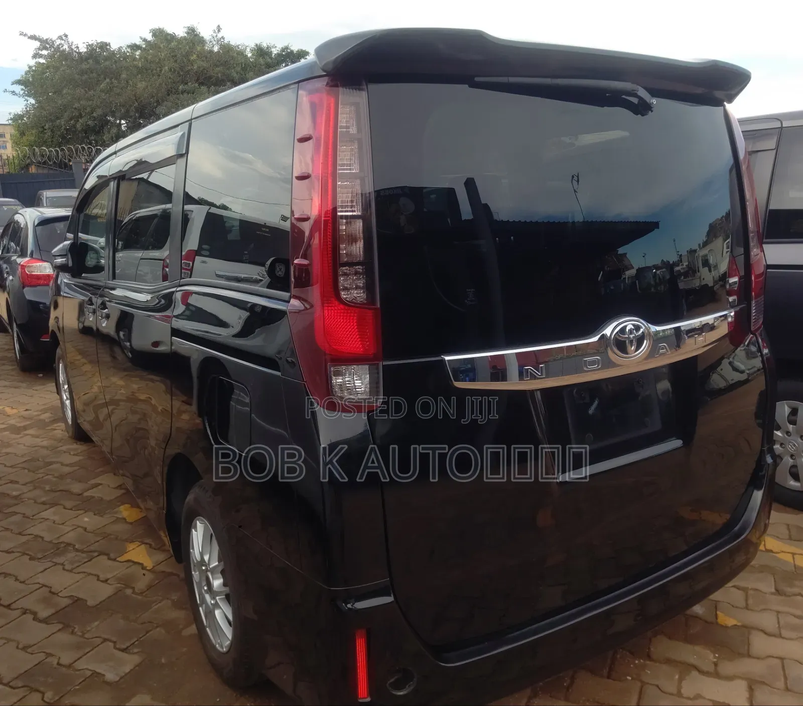 Toyota Noah 2017 Black