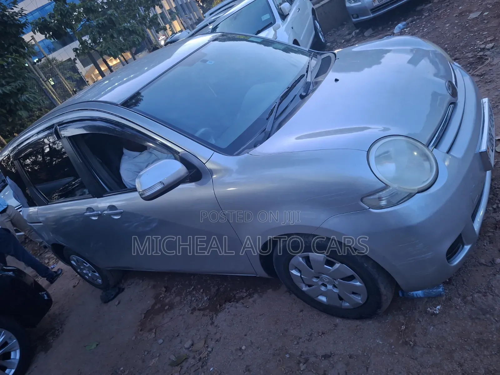 Toyota Sienta 2010 Gray