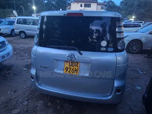 Toyota Sienta 2010 Gray