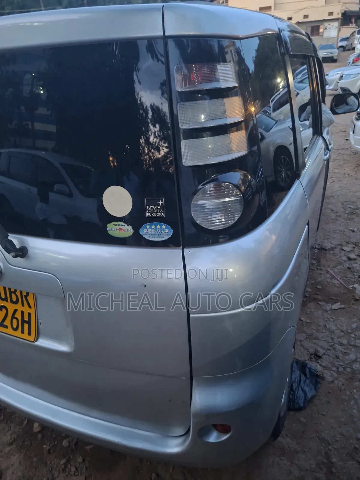 Toyota Sienta 2010 Gray