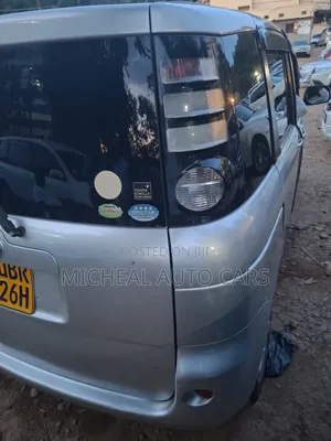 Toyota Sienta 2010 Gray