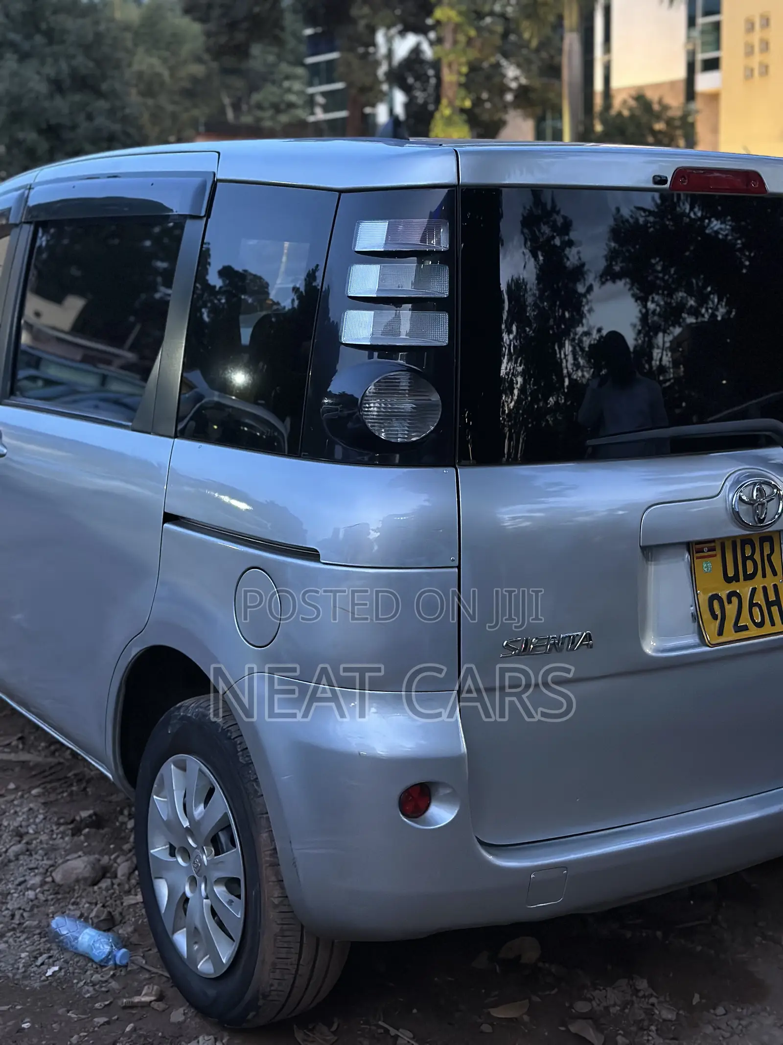 Toyota Sienta 2009 Gray