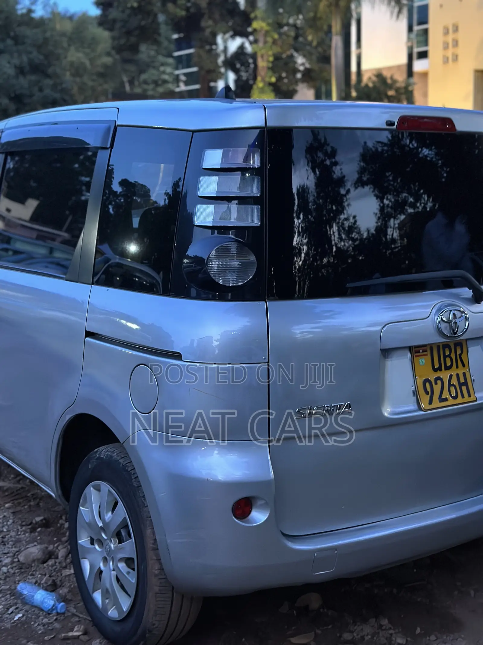 Toyota Sienta 2009 Gray