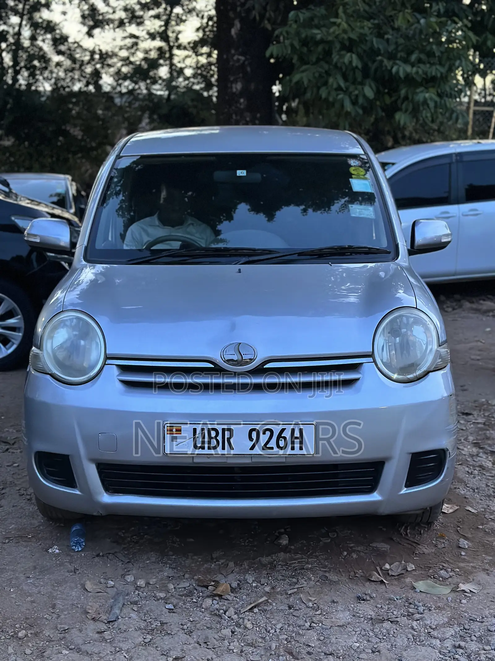 Toyota Sienta 2009 Gray