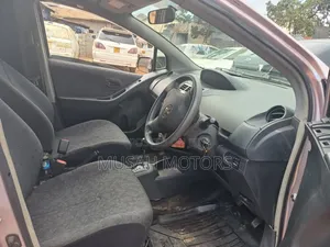 Toyota Vitz 1.3 FWD 5dr 2007 Gold