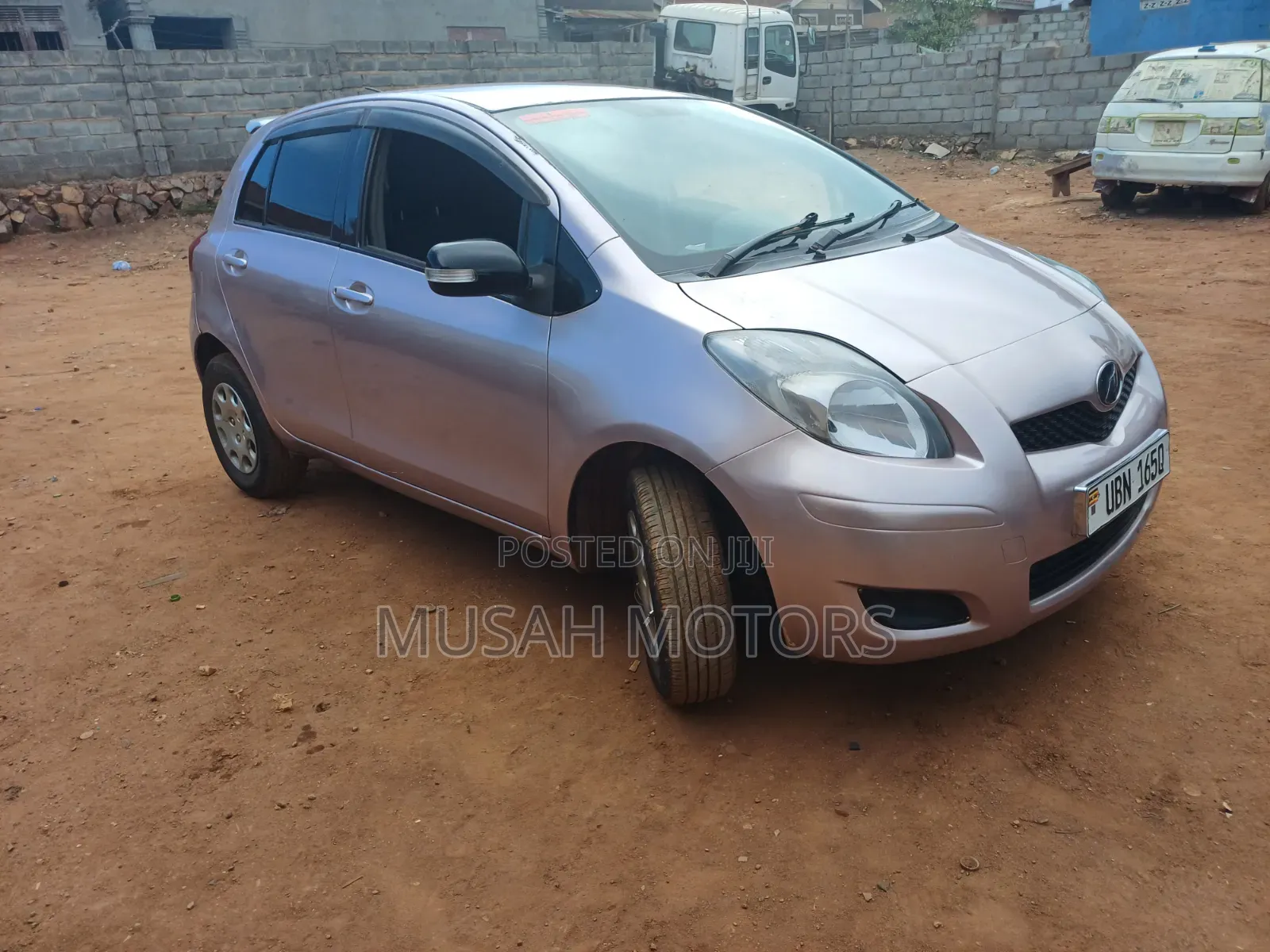 Toyota Vitz 1.3 FWD 5dr 2007 Gold