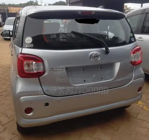 Toyota Passo 2017 Silver