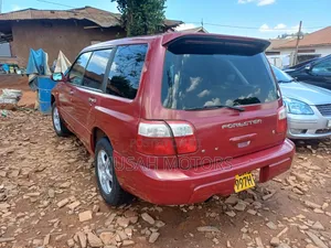 Subaru Forester 2.0 S 2000 Red