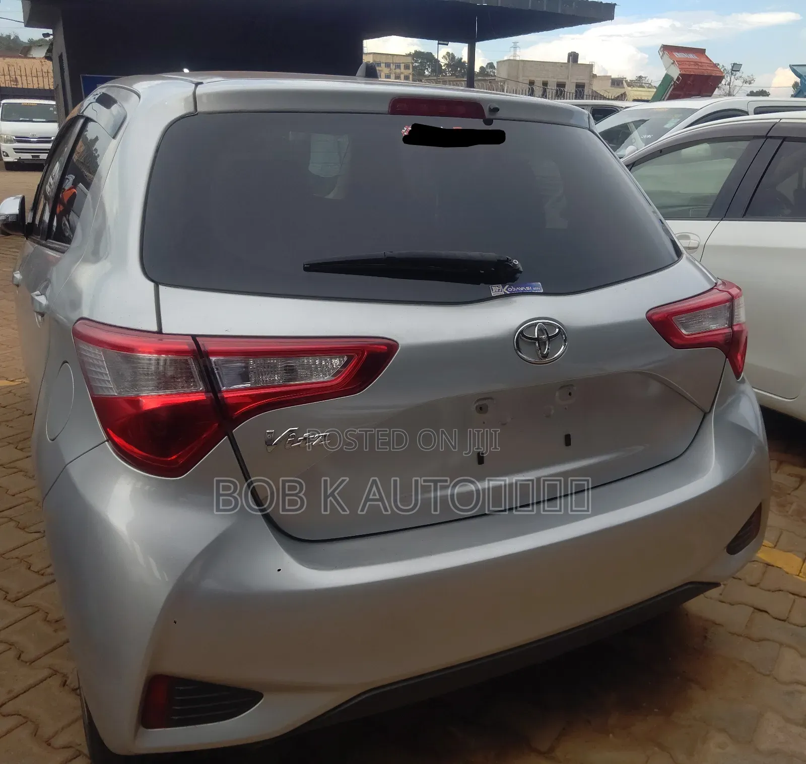 Toyota Vitz 1.0 FWD 5dr 2017 Silver