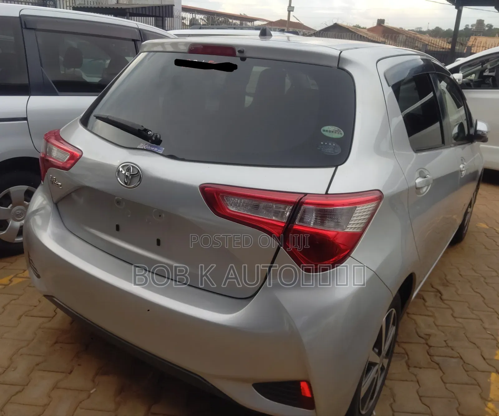 Toyota Vitz 1.0 FWD 5dr 2017 Silver