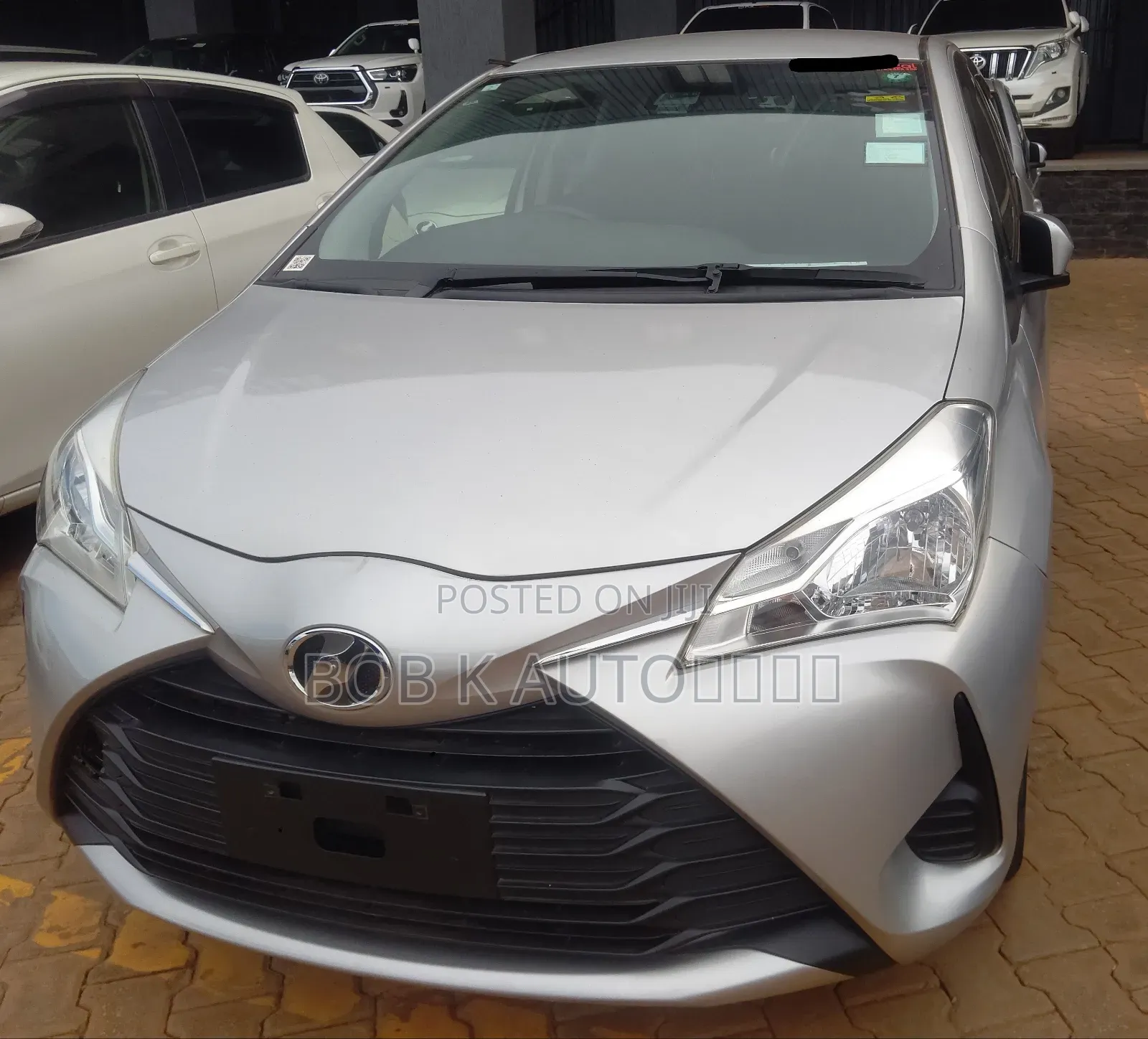 Toyota Vitz 1.0 FWD 5dr 2017 Silver