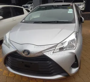 Toyota Vitz 1.0 FWD 5dr 2017 Silver