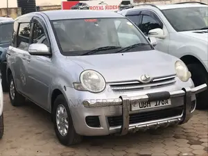 Toyota Sienta 2008 Silver