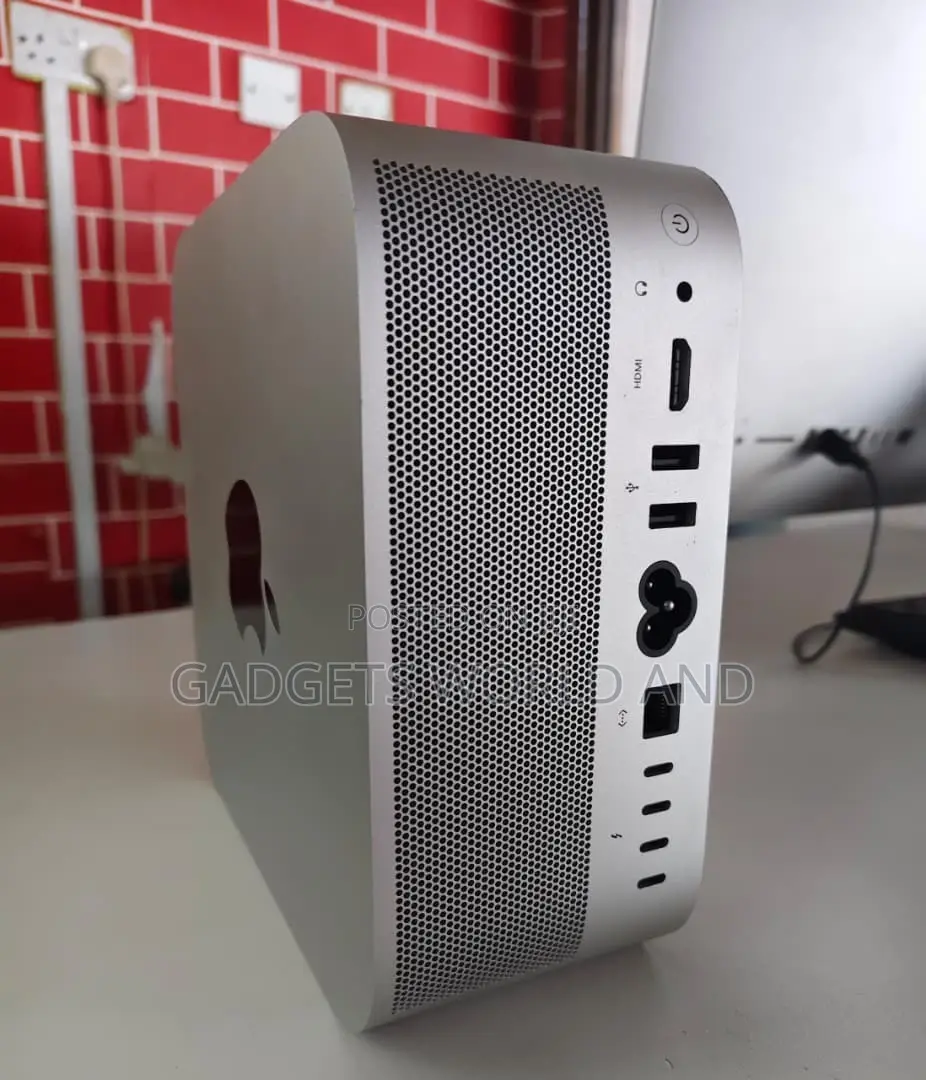 Desktop Computer Apple Mac Studio 32GB Apple M1 Max SSD 1T