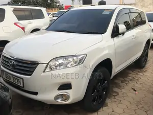 Toyota Vanguard 2009 White