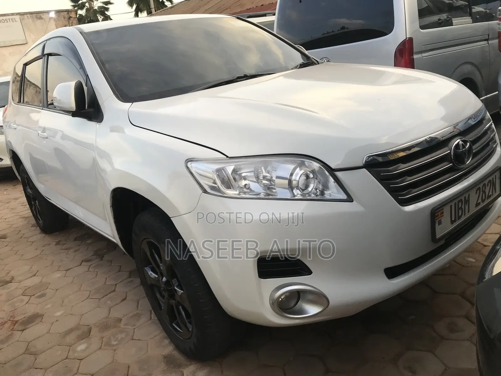 Toyota Vanguard 2009 White
