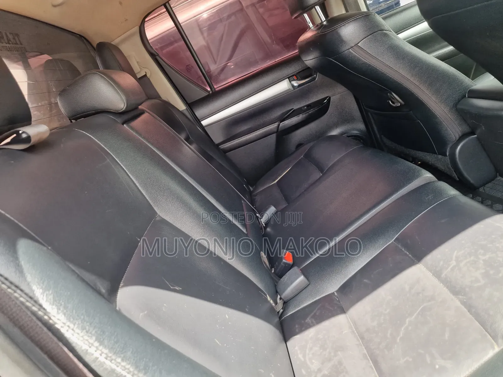 Toyota Hilux 2016 Gray