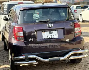 Toyota IST 2010 Maroon