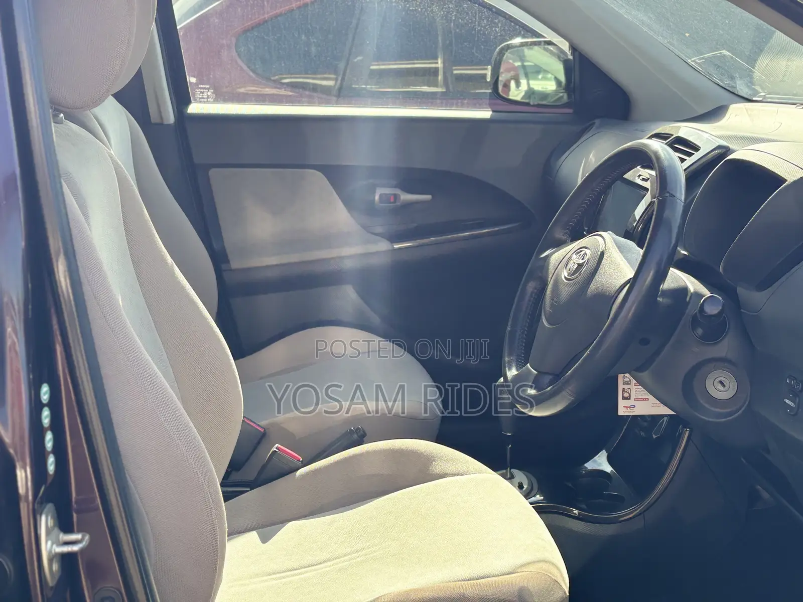 Toyota IST 2010 Maroon