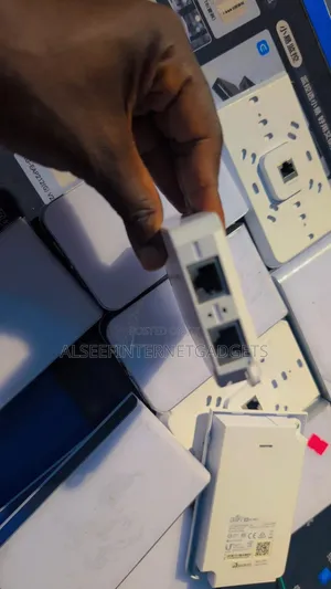 Unifi AC IN-Wall