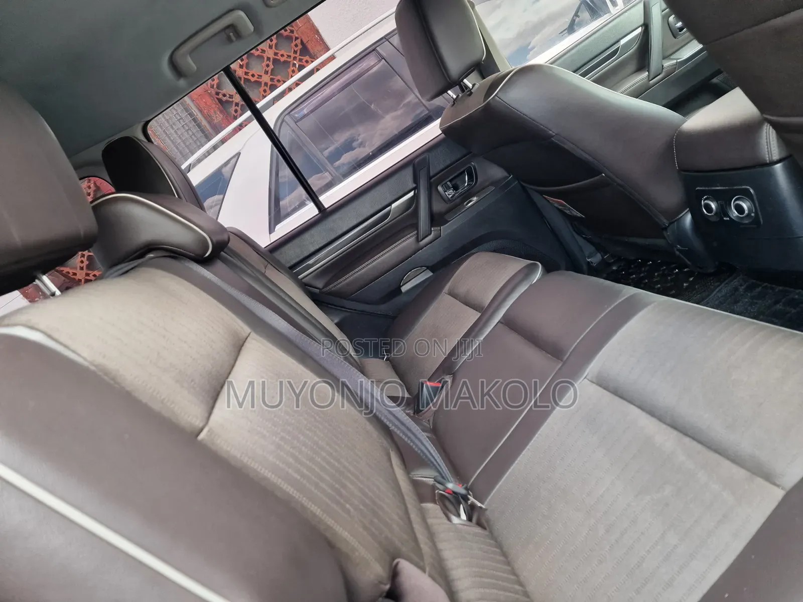 Mitsubishi Pajero 2011 White