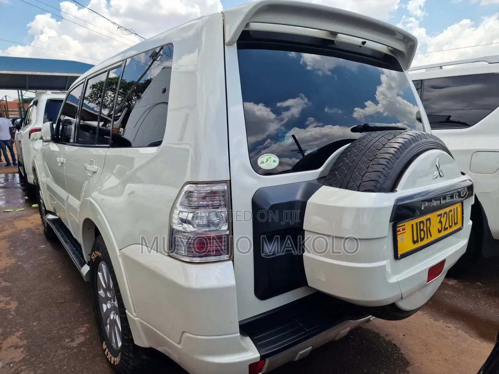 Mitsubishi Pajero 2011 White