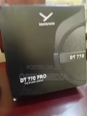 Beyerdynamic Dt 770 Pro 250 Ohm Studio Headphones