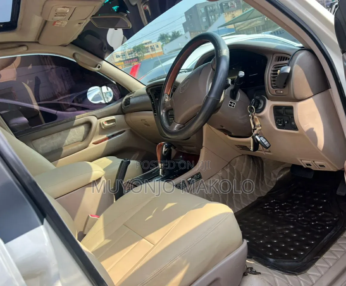 Toyota Land Cruiser 2003 White