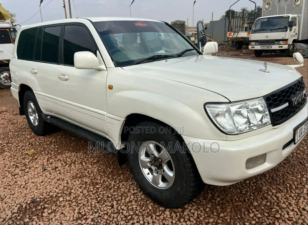 Toyota Land Cruiser 2003 White