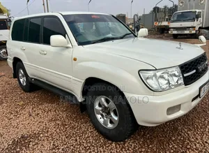 Toyota Land Cruiser 2003 White