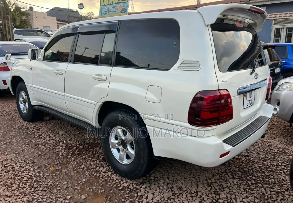 Toyota Land Cruiser 2003 White