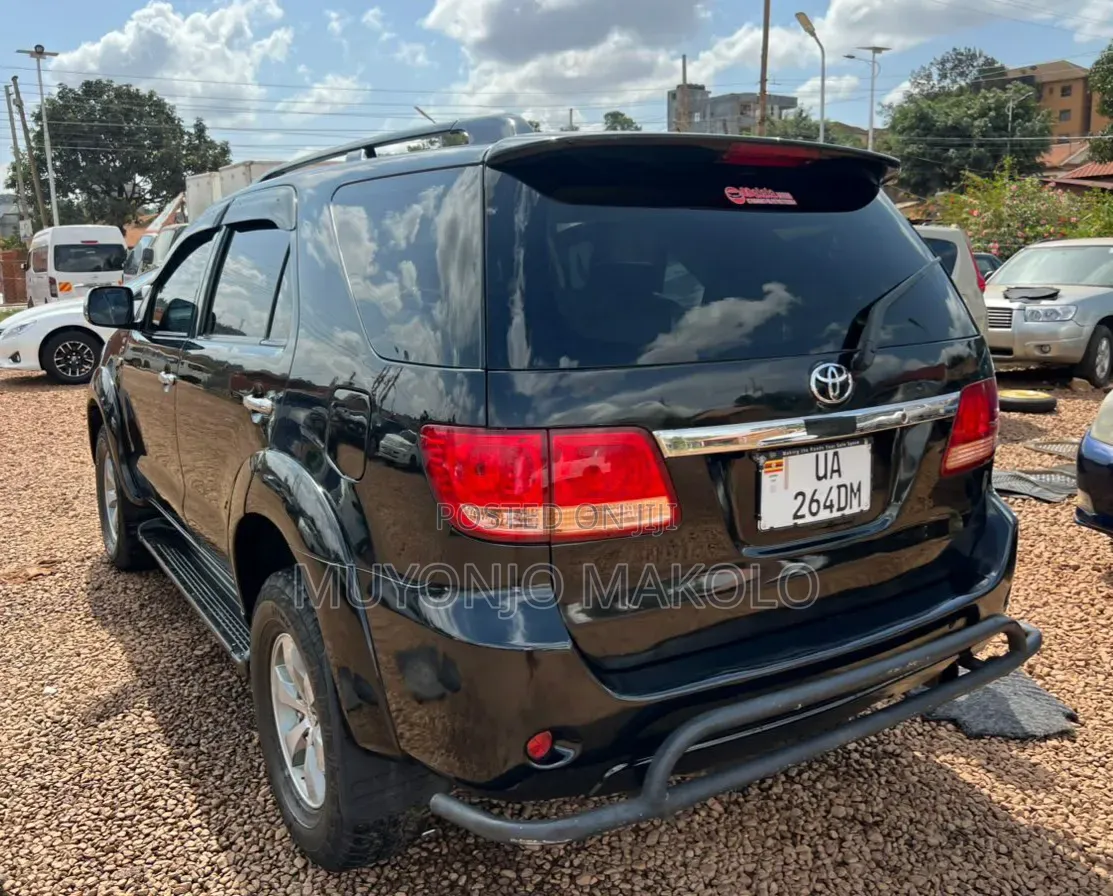 Toyota Fortuner 2009 Black