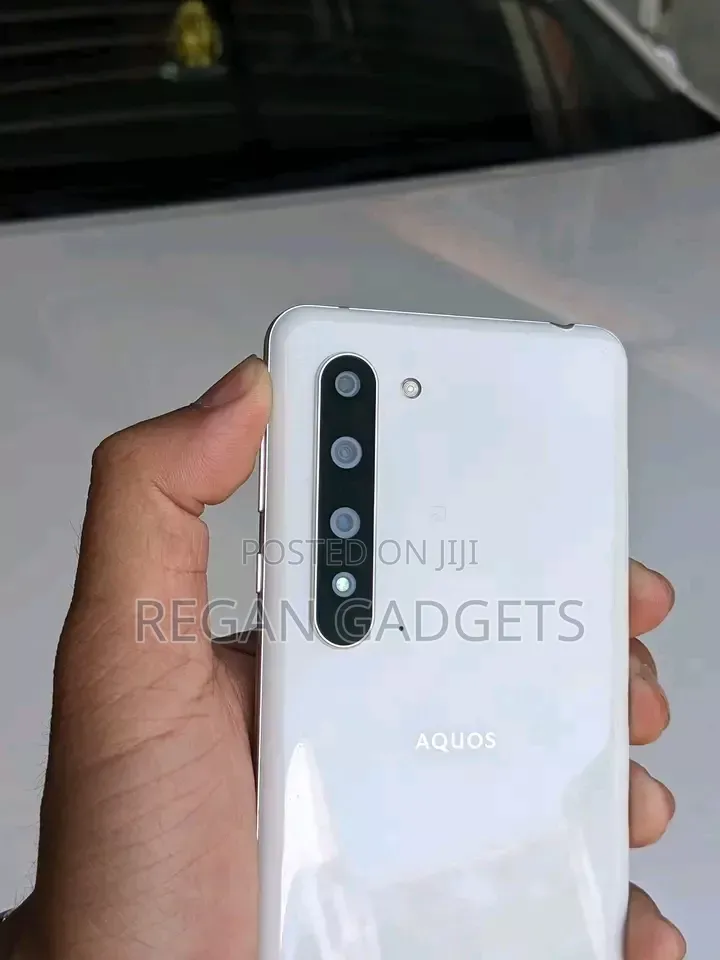 Sharp Aquos R5G 256 GB White