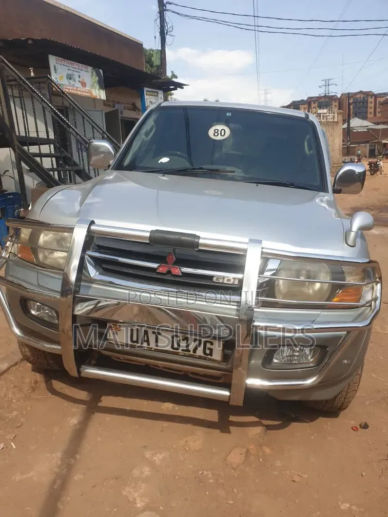 Mitsubishi Pajero 2008 Silver