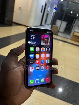 Apple iPhone 11 64 GB White