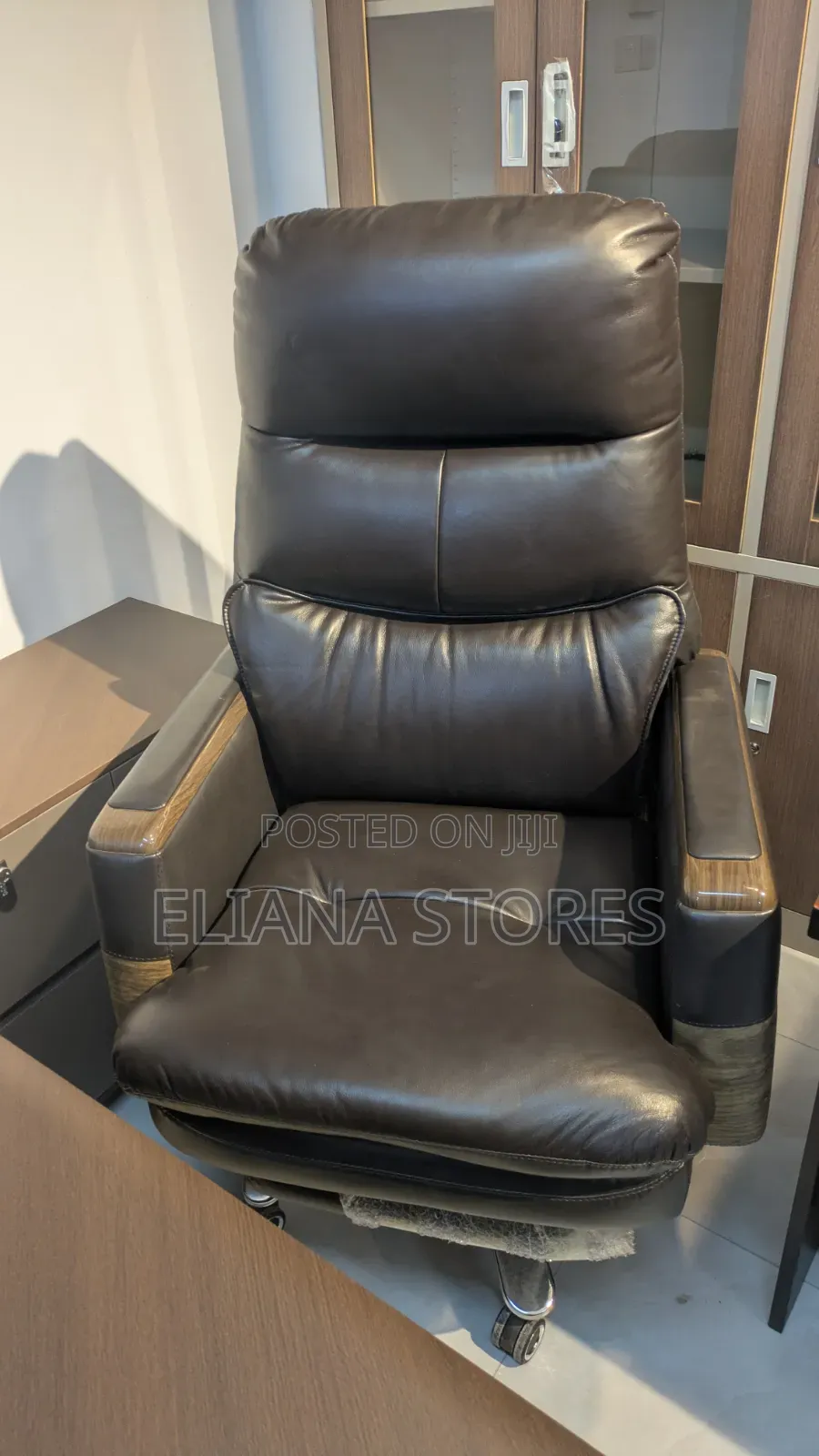 Executive Office Ice Inclining Chair Black Leather