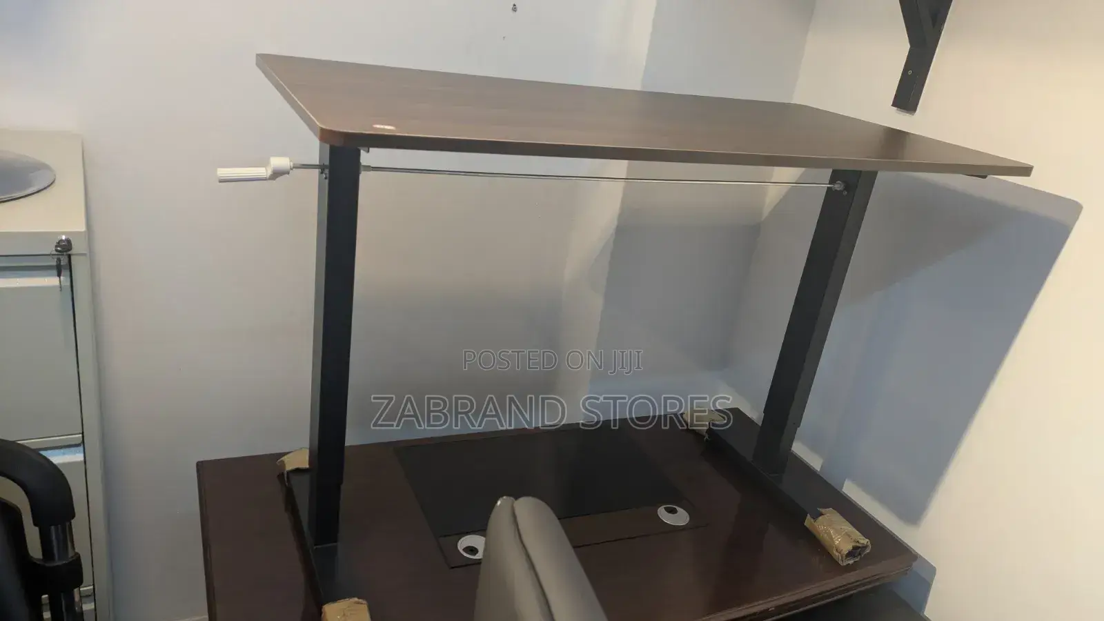 Adjustable Height Office Table