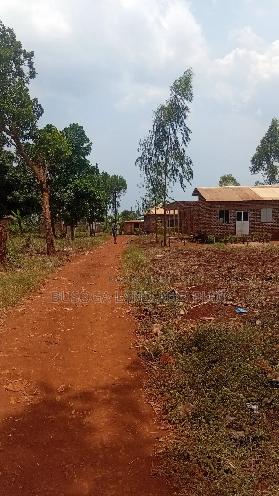 50×100 Ft Plot Kivubuka, Jinja City – Only 60 Metres From Tarmac