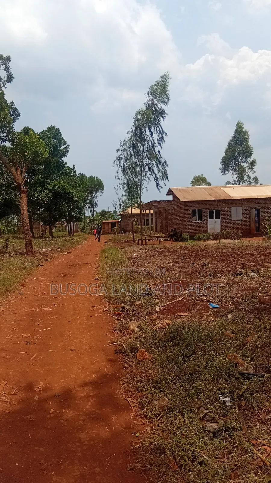 50×100 Ft Plot Kivubuka, Jinja City – Only 60 Metres From Tarmac
