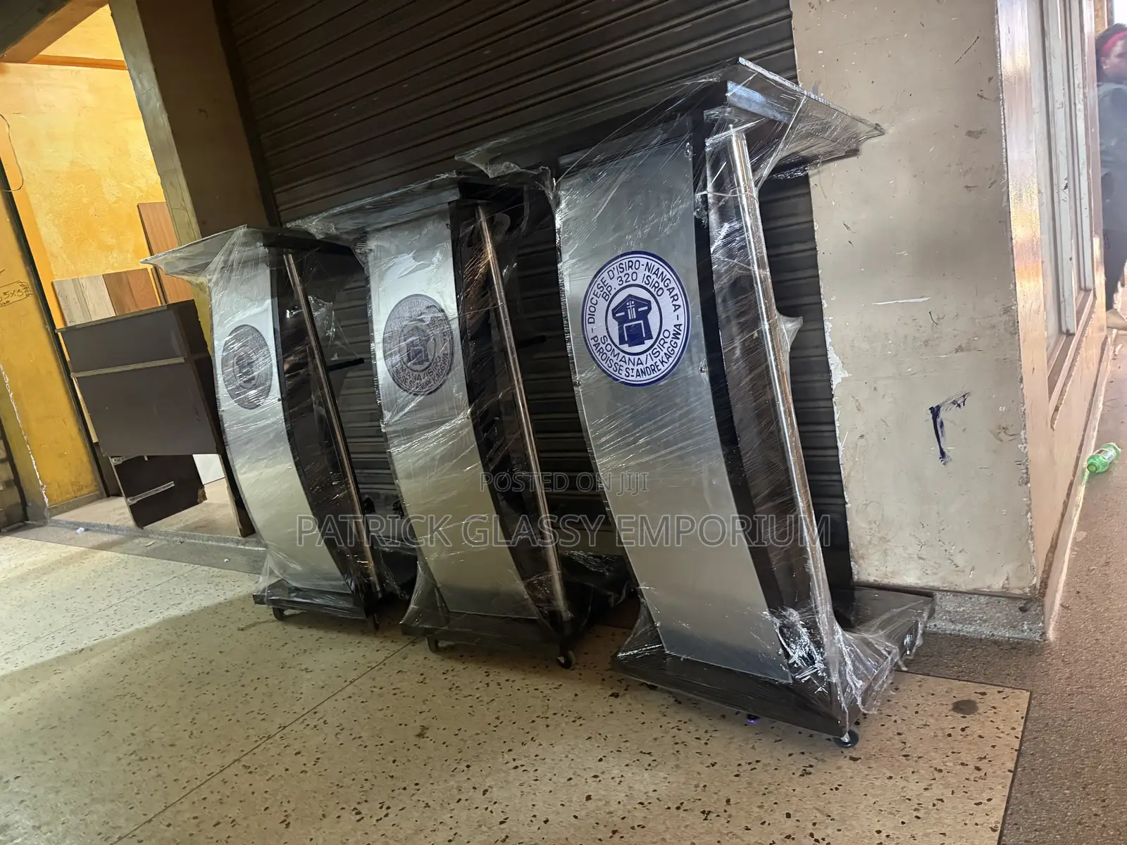 Glass Pulpits