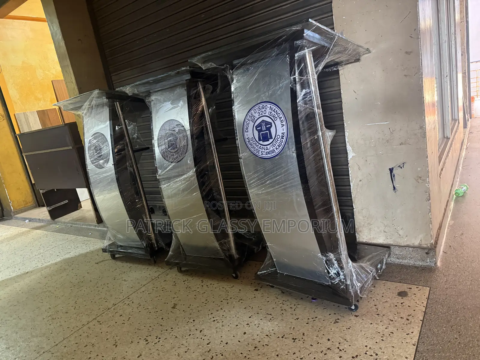 Glass Pulpits