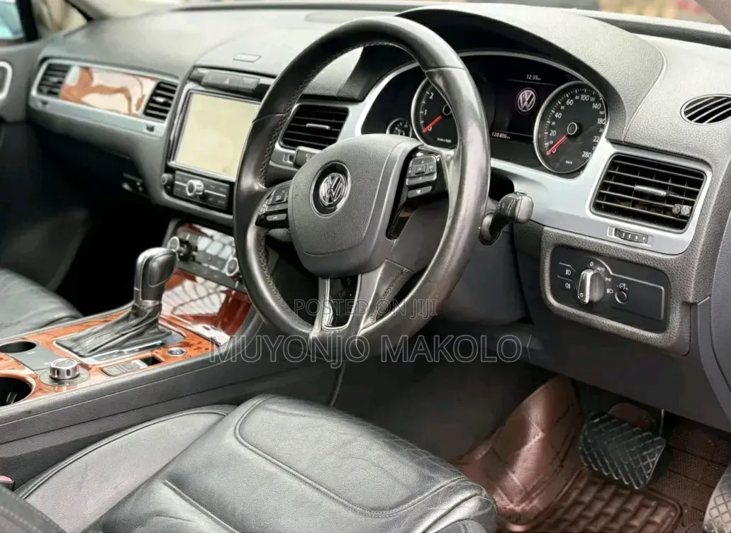 Volkswagen Touareg 2012 Black
