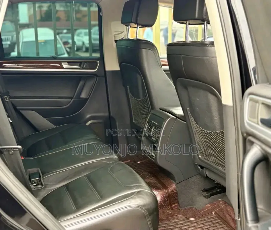 Volkswagen Touareg 2012 Black