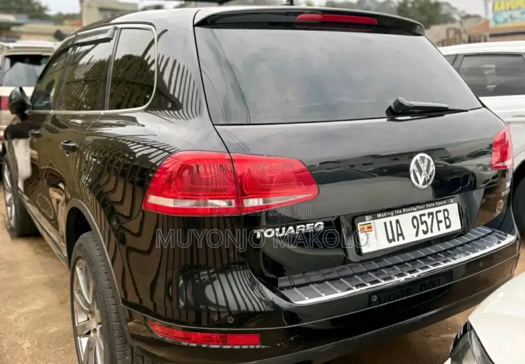 Volkswagen Touareg 2012 Black