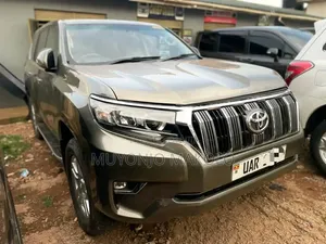 Toyota Land Cruiser Prado 2012 Gray