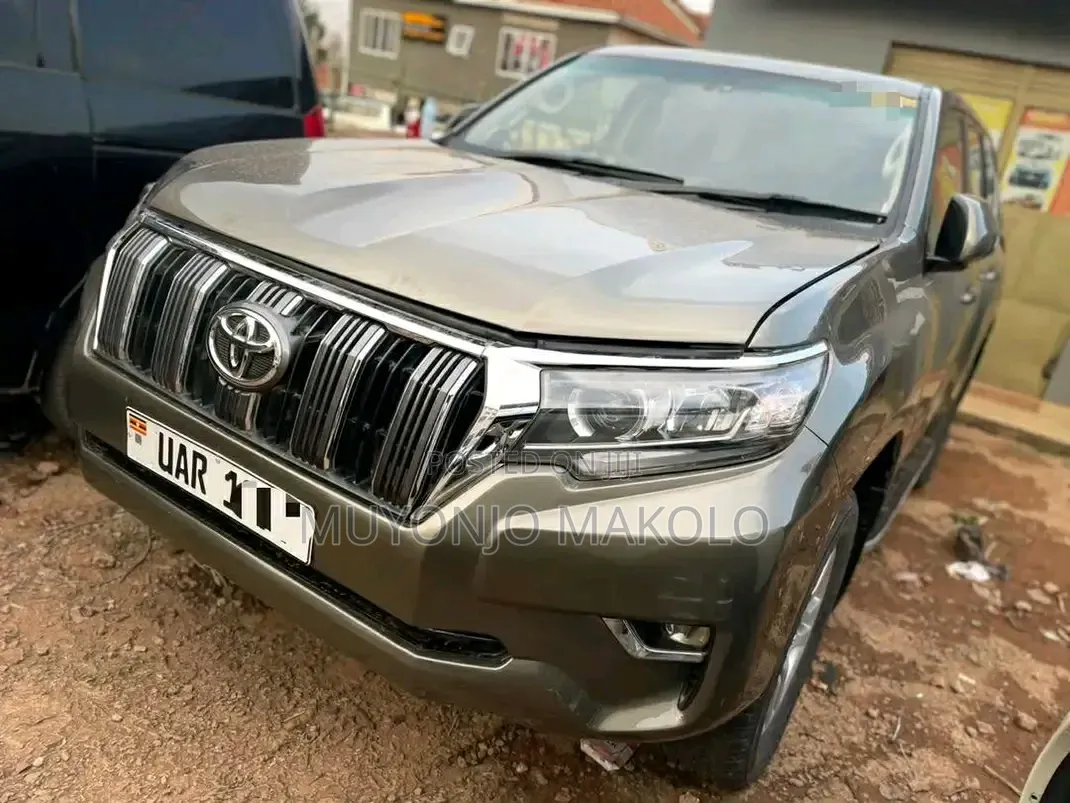 Toyota Land Cruiser Prado 2012 Gray