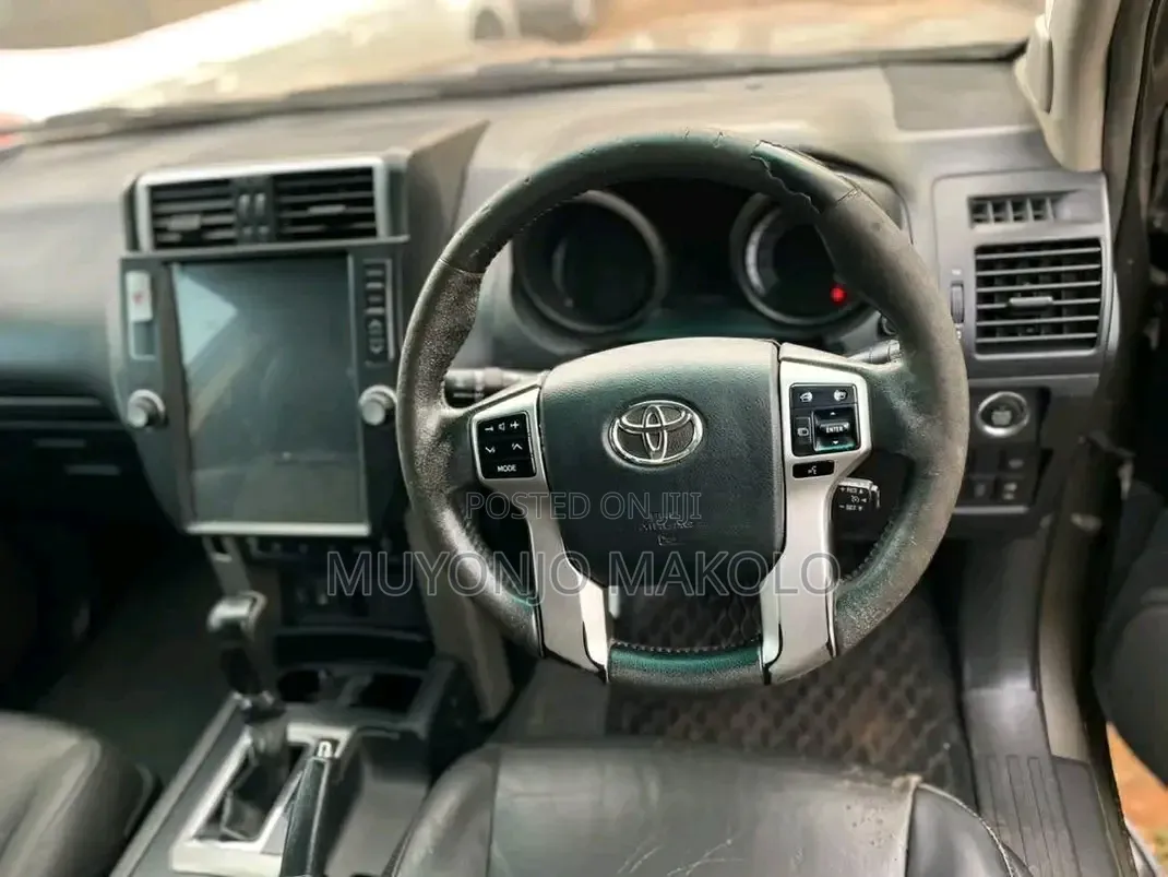 Toyota Land Cruiser Prado 2012 Gray